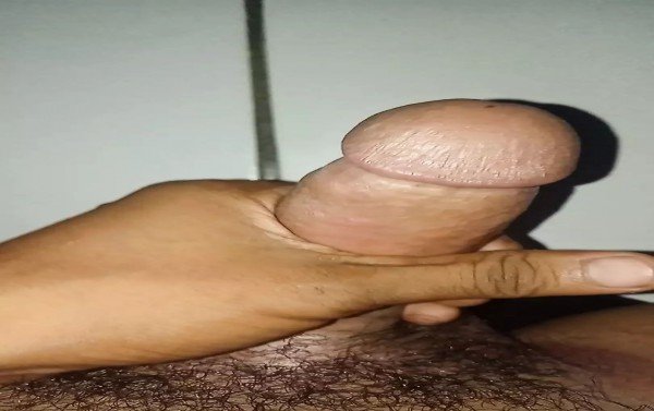 Sudah keluar sperma masih menggoyangkan penis